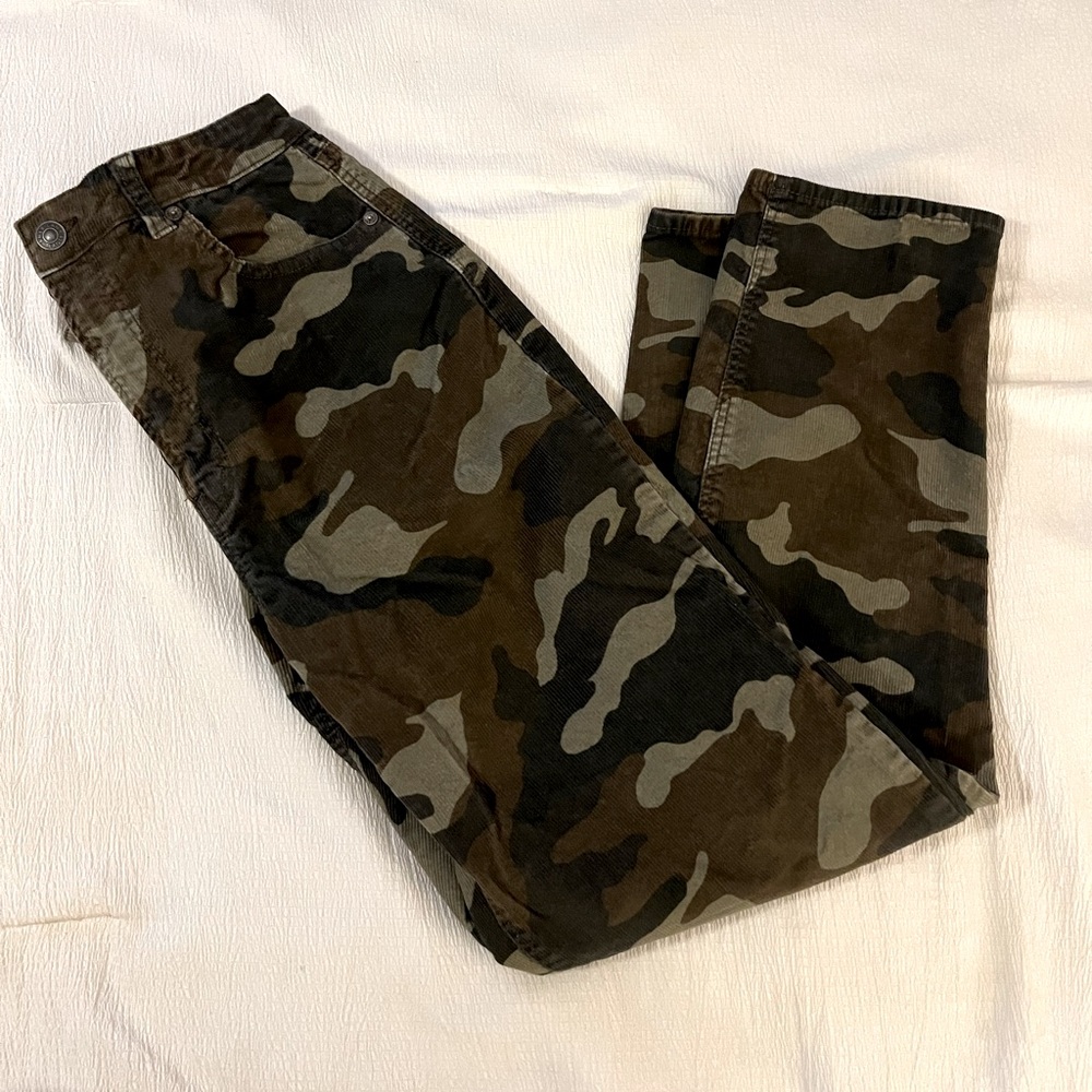 American Eagle Camo Mom Jean